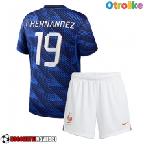 Otroške Nogometnih dresov Francija Theo Hernandez #19 Domači SP 2026 Kratki rokavi (+ hlače)